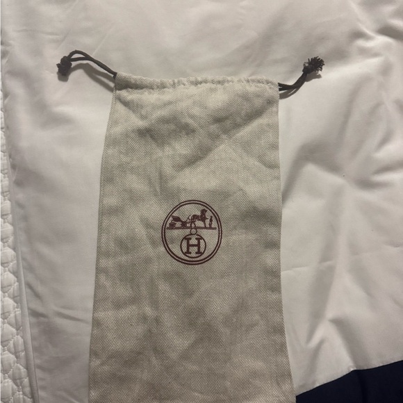 Hermes Oran Silver Slide Sandals
Eu 38 - Picture 8 of 9